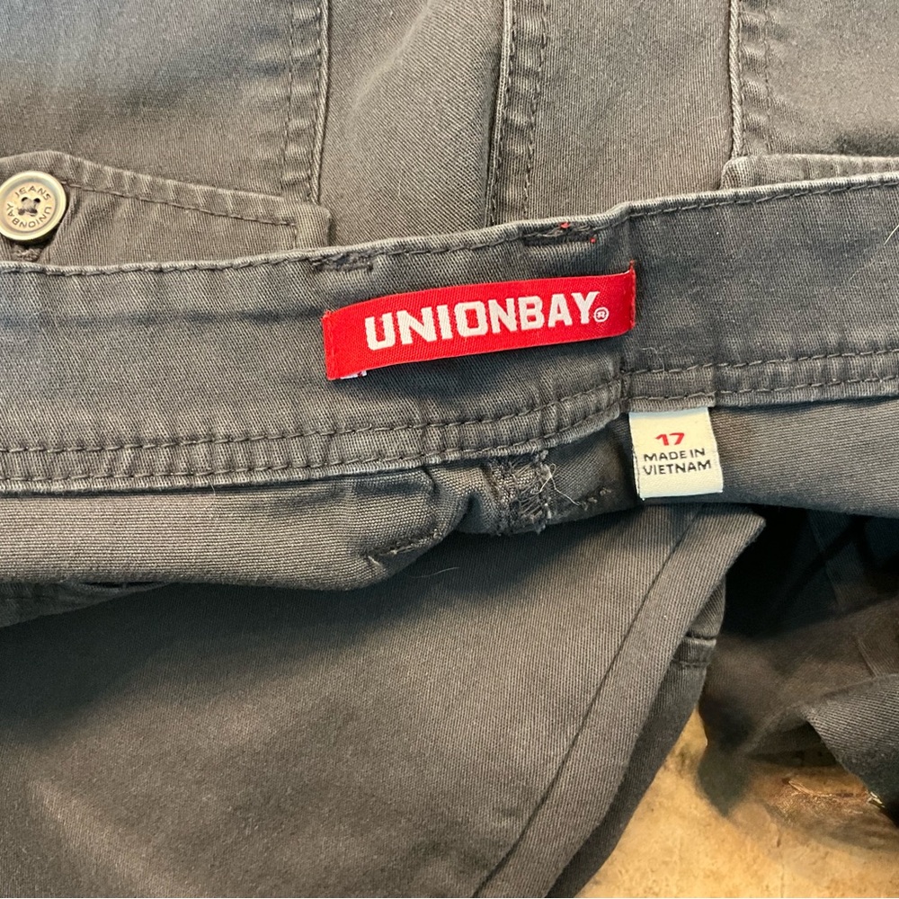 UNIONBAY Gray Cargo-Utility Pants Size 17 Juniors Relaxed Fit - Picture 9 of 9